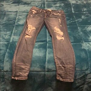 Distressed skinny jeans